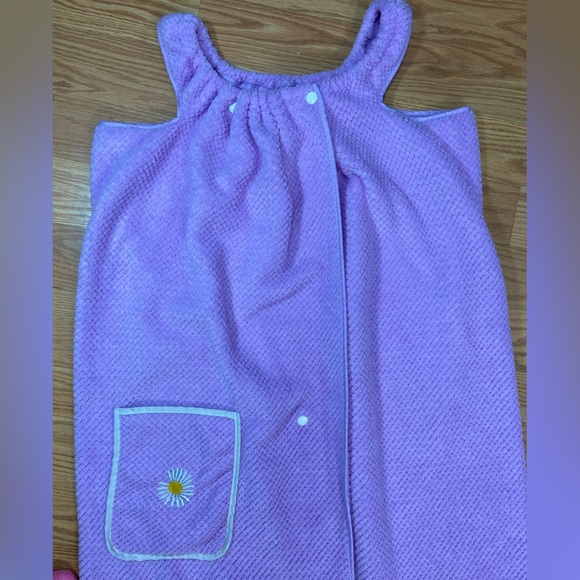 Qianly Womans Wearable Bath Towel, Body Wrap Robe - Picture 4 of 9